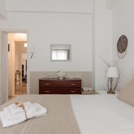 Classic And Modern Apartment In Athens Ngoại thất bức ảnh